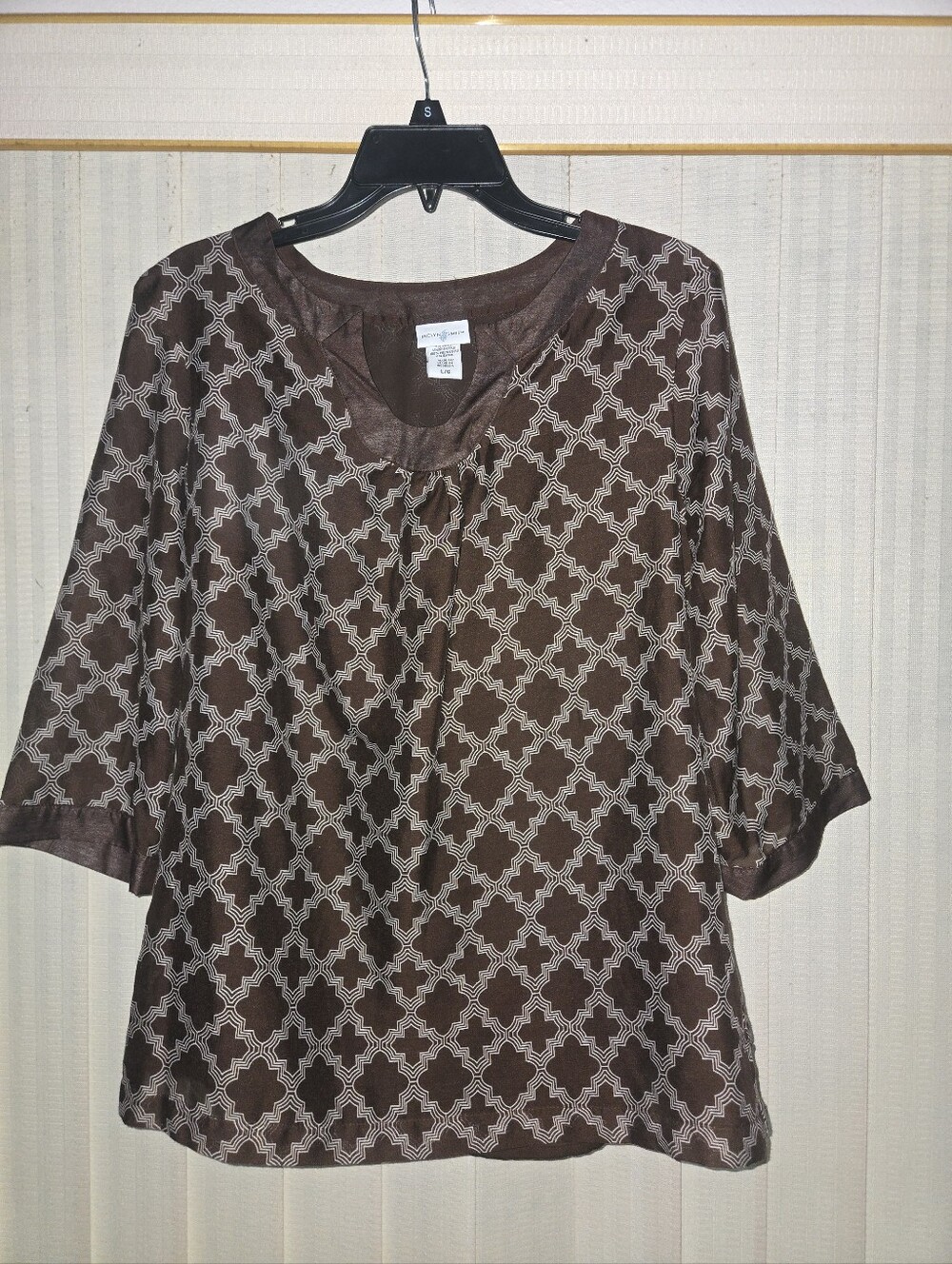 Jaclyn Smith Brown Geometric Print Blouse Size M.  EUC